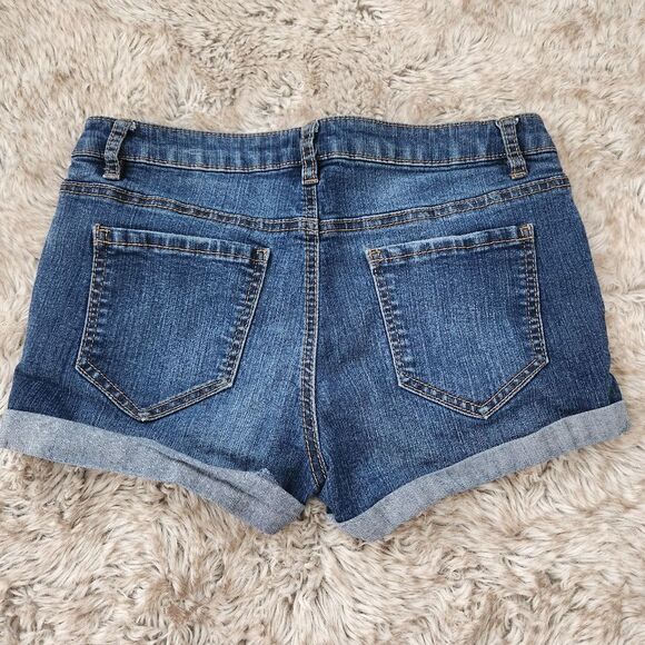 Bongo Medium Wash Denim Cut-off Cuffed Hem Shorts Juniors Size 7 - Picture 7 of 10